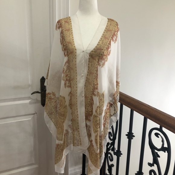 Poncho - Picture 3 of 3